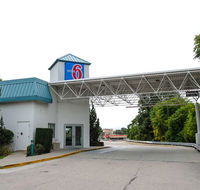 Motel 6 Warwick-Providence Arpt-I-95 - Students Accommodation