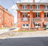 The Belmont Inn by OYO - China Accommodation