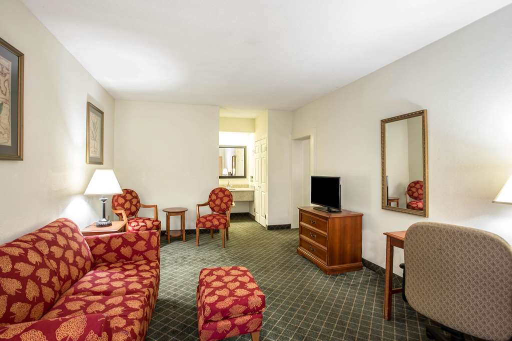 Clarion Inn - thumb 12