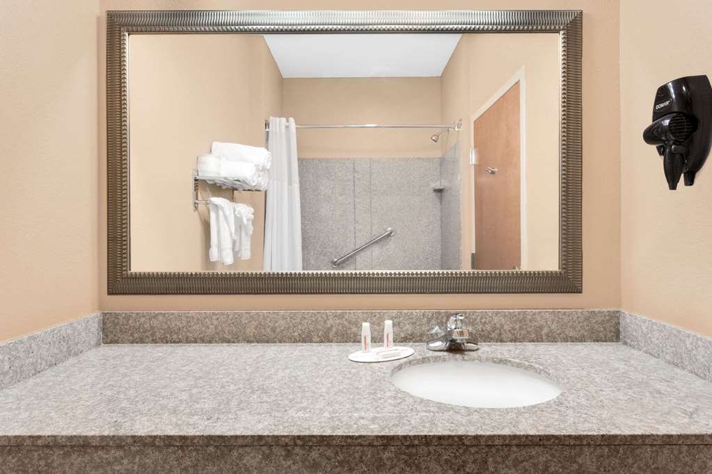 Baymont Inn & Suites Augusta Riverwatch - thumb 3