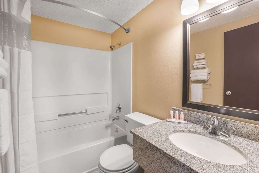 Super 8 Pierre SD - thumb 6