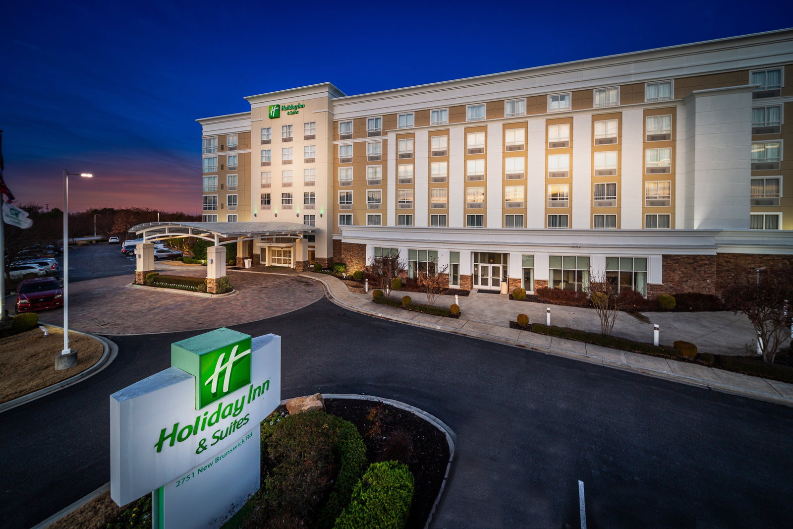 Holiday Inn Hotel & Suites - thumb 0