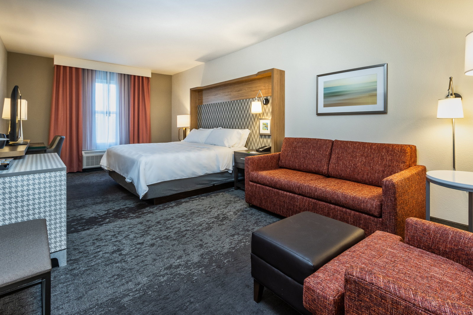 Holiday Inn Hotel & Suites - thumb 5