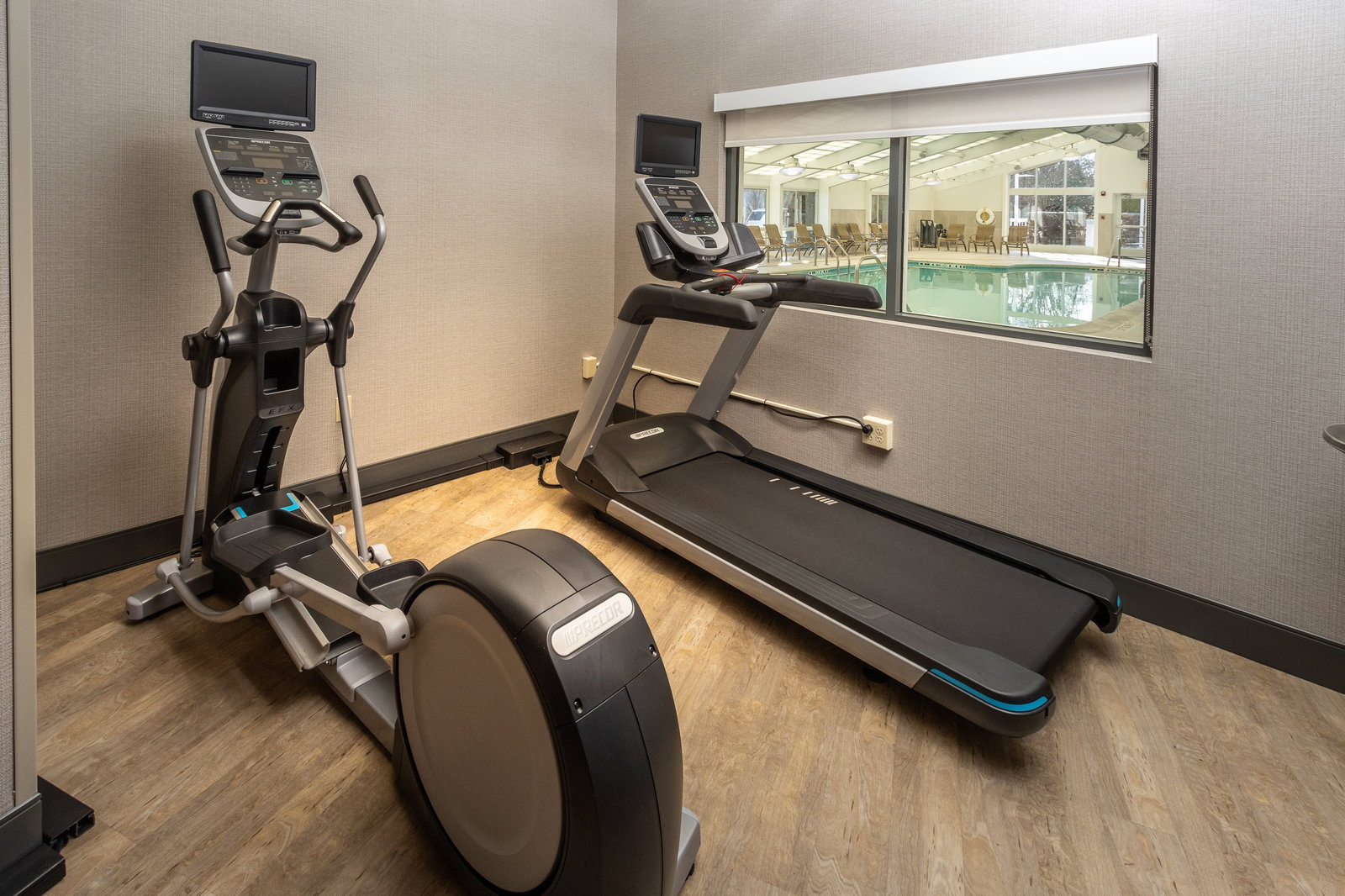 Holiday Inn Hotel & Suites - thumb 16