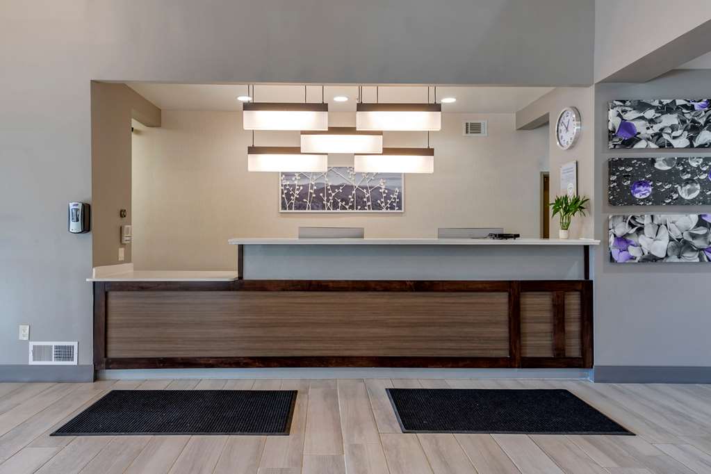 MainStay Suites - thumb 2