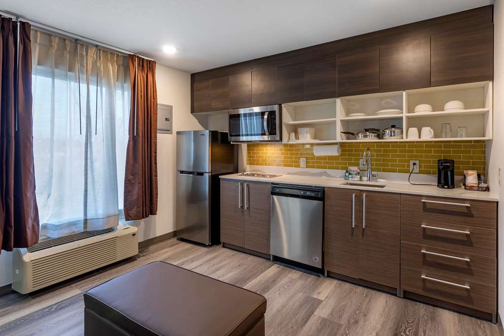 MainStay Suites - thumb 11