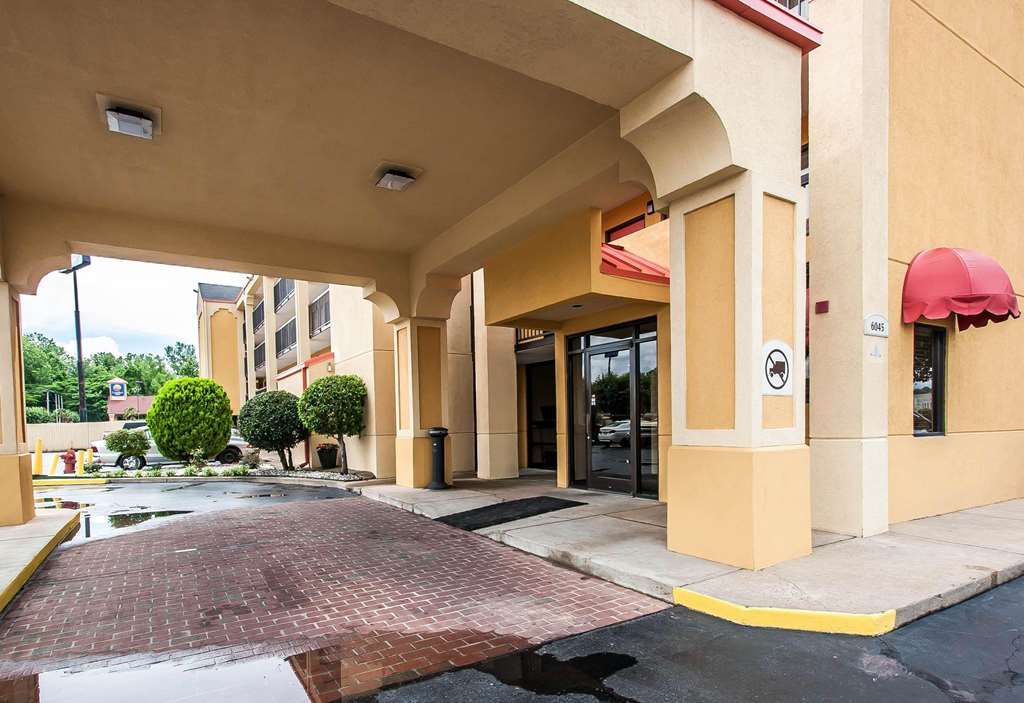 Econo Lodge Inn & Suites - thumb 1