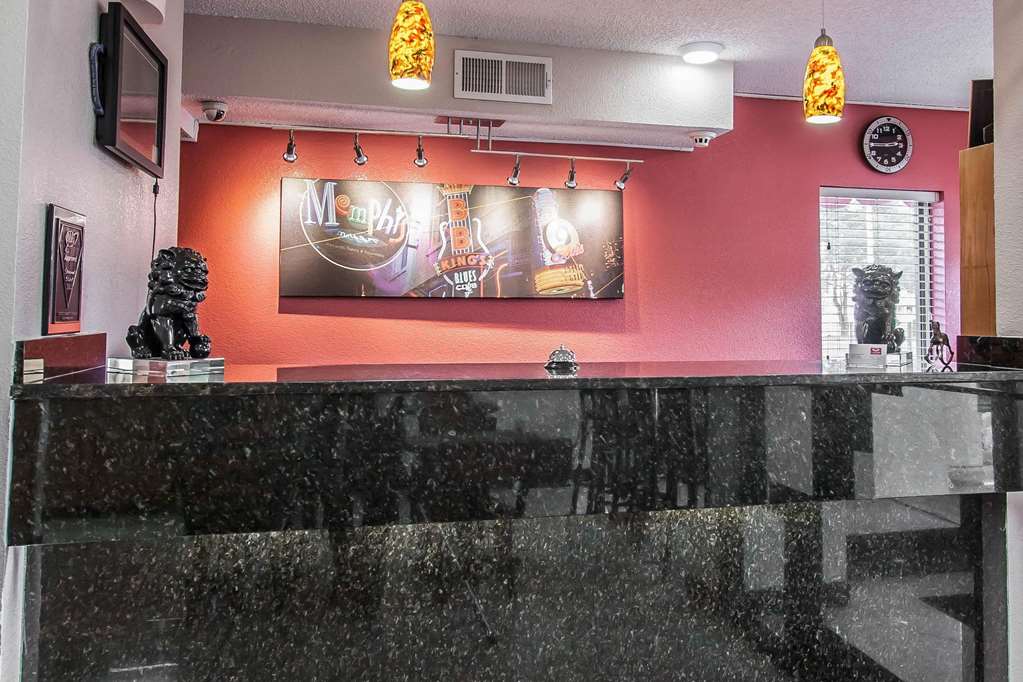 Econo Lodge Inn & Suites - thumb 5
