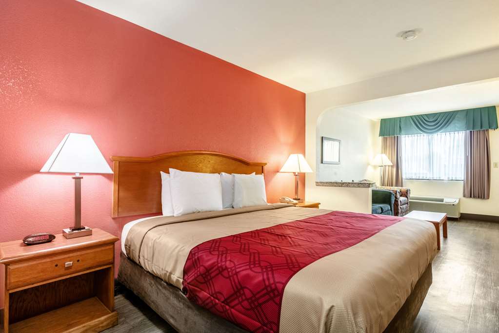 Econo Lodge Inn & Suites - thumb 11