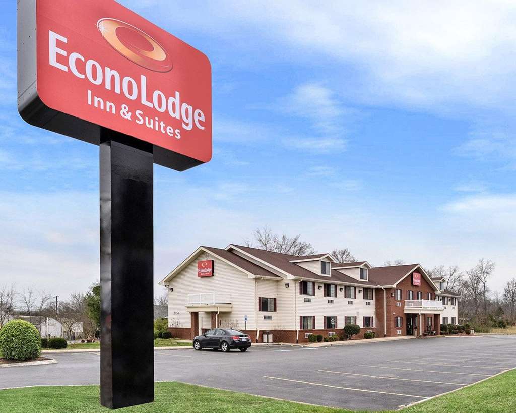 Econo Lodge Inn & Suites - thumb 2