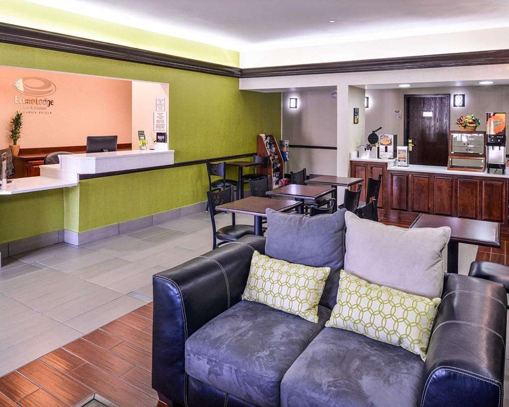 Econo Lodge Inn & Suites - thumb 4