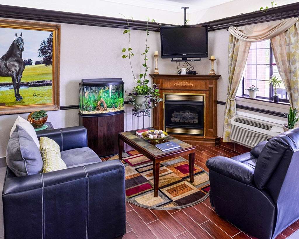 Econo Lodge Inn & Suites - thumb 5