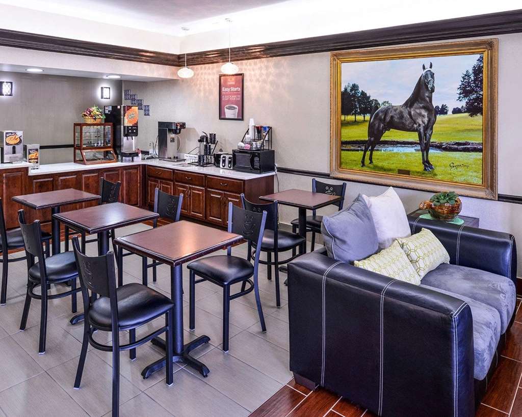 Econo Lodge Inn & Suites - thumb 15