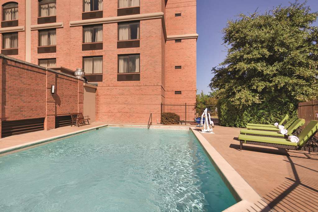 Radisson Dallas North Addison - thumb 6