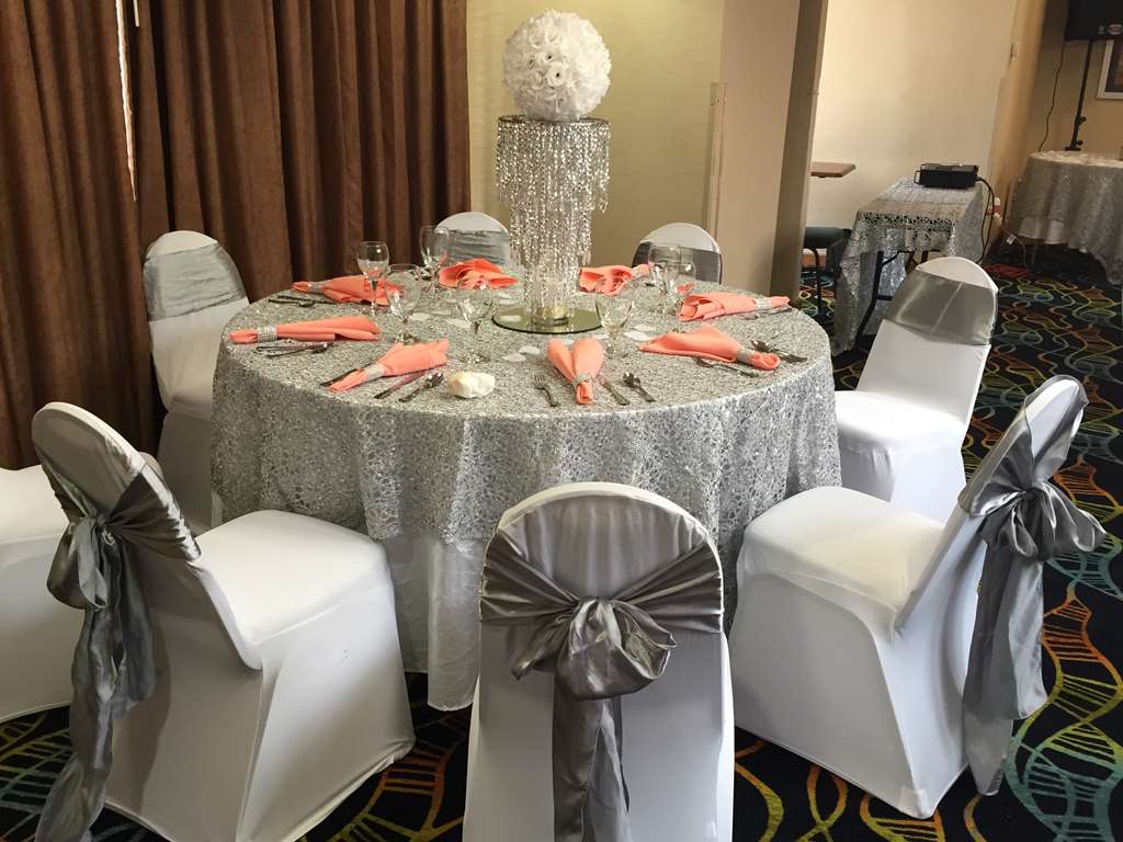 Radisson Dallas North Addison - thumb 8