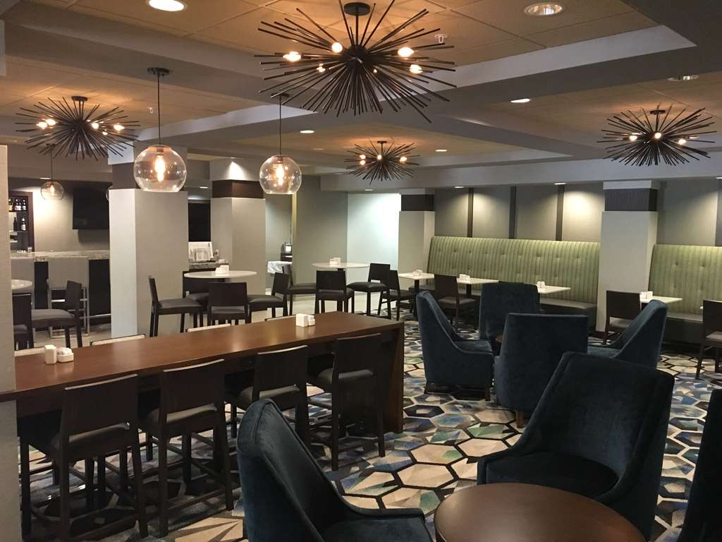 Radisson Dallas North Addison - thumb 10