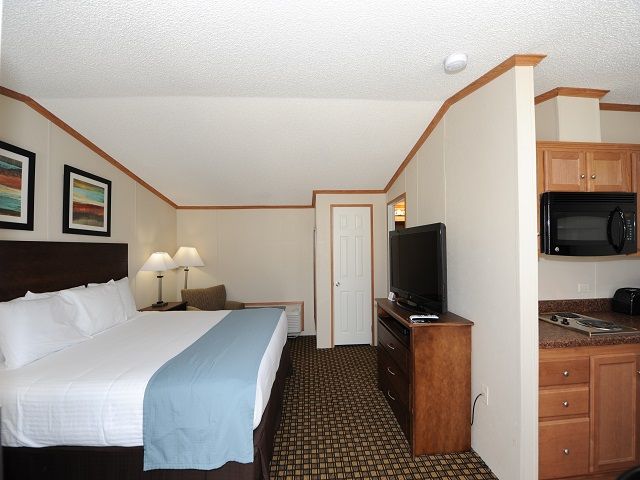 Instalodge Hotel And Suites - thumb 0