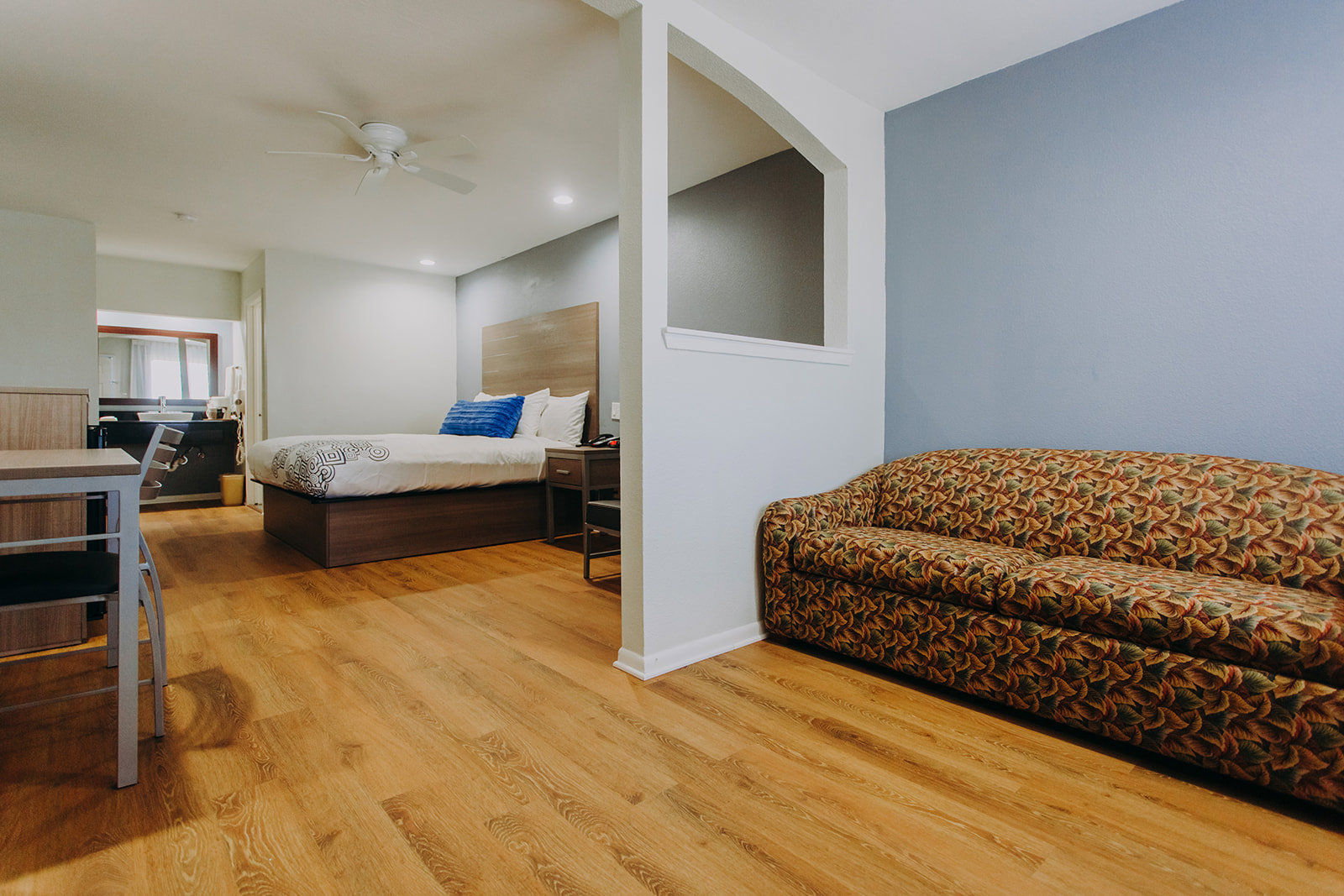 Scottish Inn & Suites - thumb 14