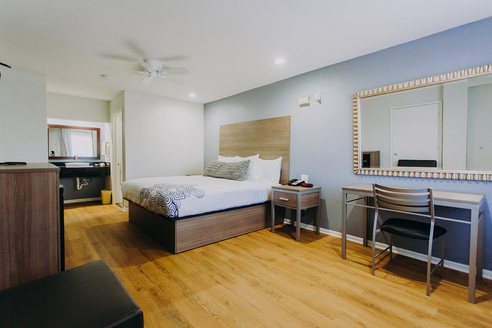 Scottish Inn & Suites - thumb 15