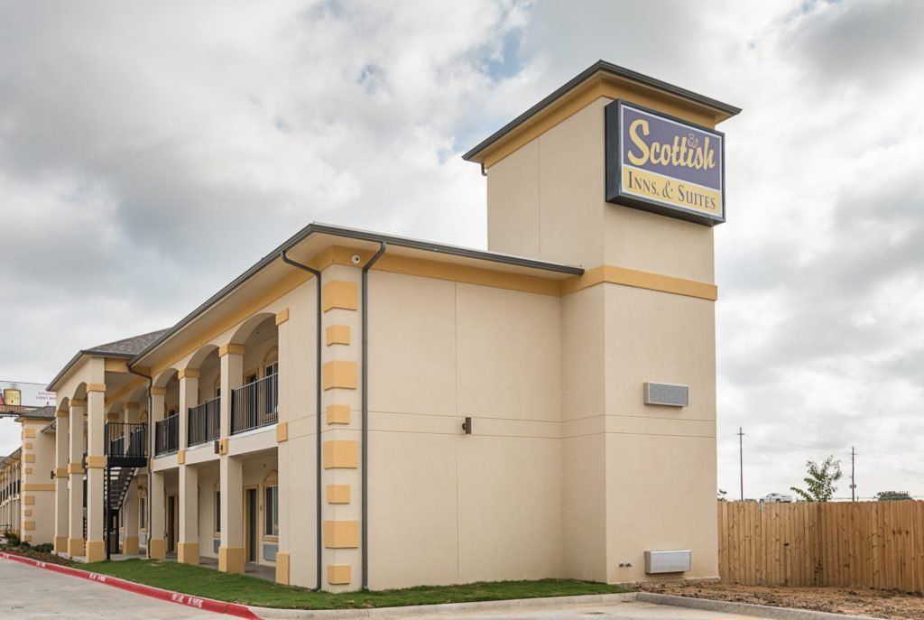 Scottish Inns & Suites - thumb 0