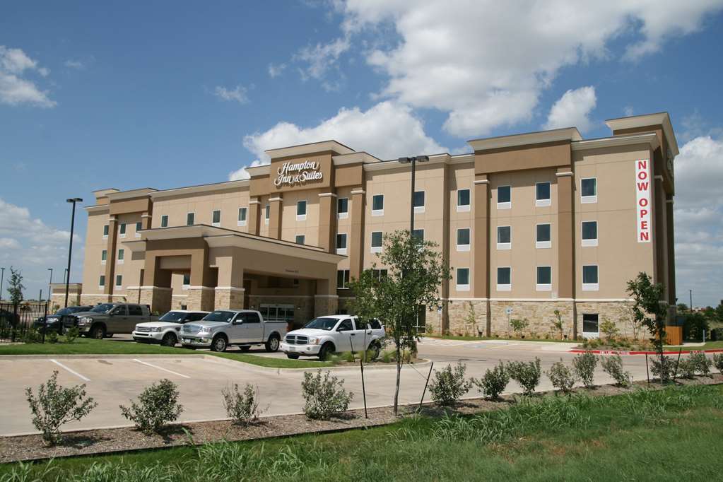 Hampton Inn & Suites Cleburne - thumb 1