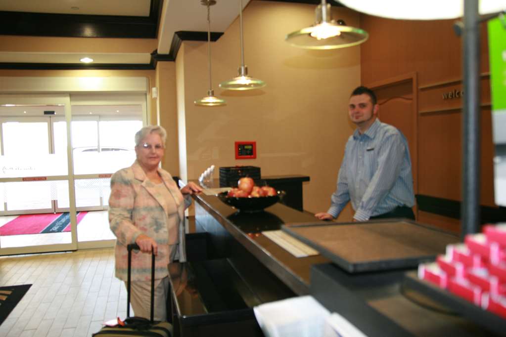 Hampton Inn & Suites Cleburne - thumb 3