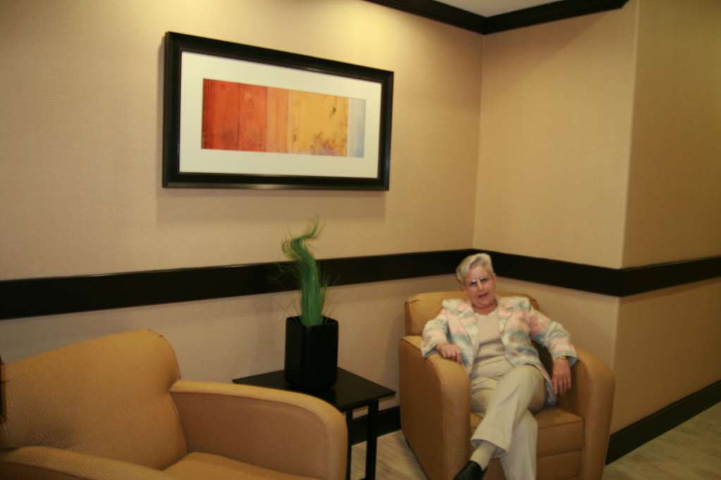 Hampton Inn & Suites Cleburne - thumb 12