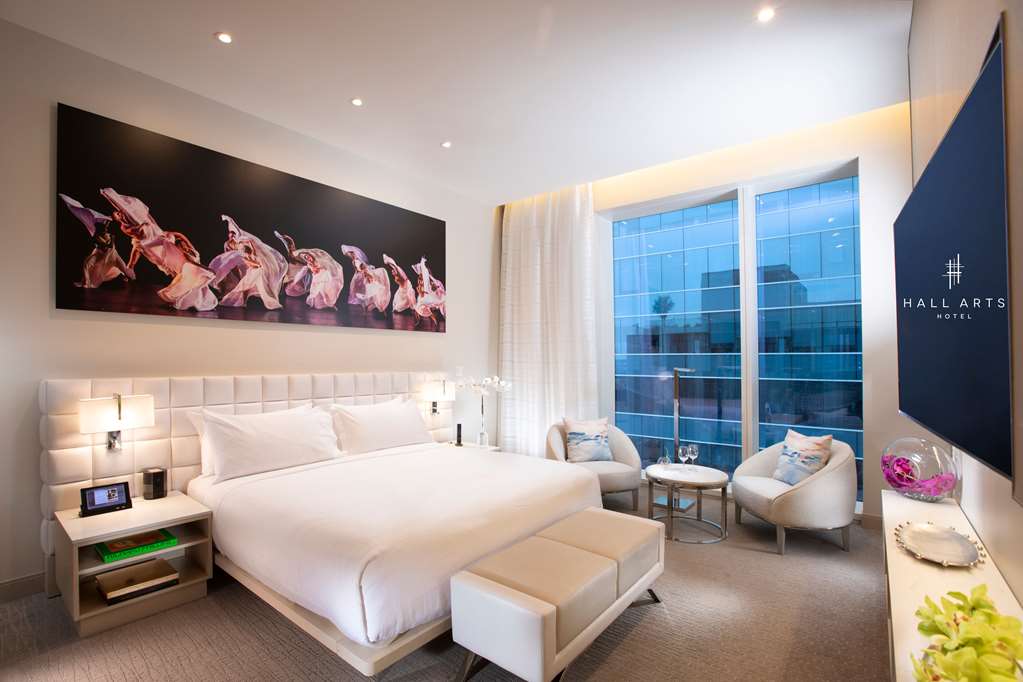 HALL Arts Hotel, Curio Collection Hilton - thumb 6