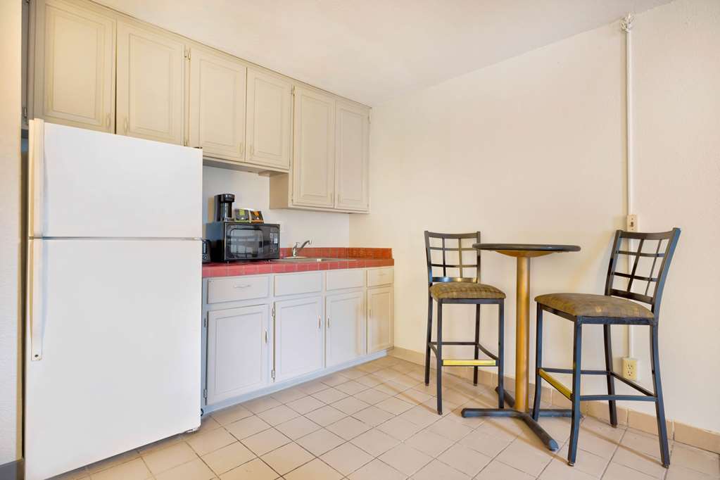 Studio 6 Bartlesville - thumb 13