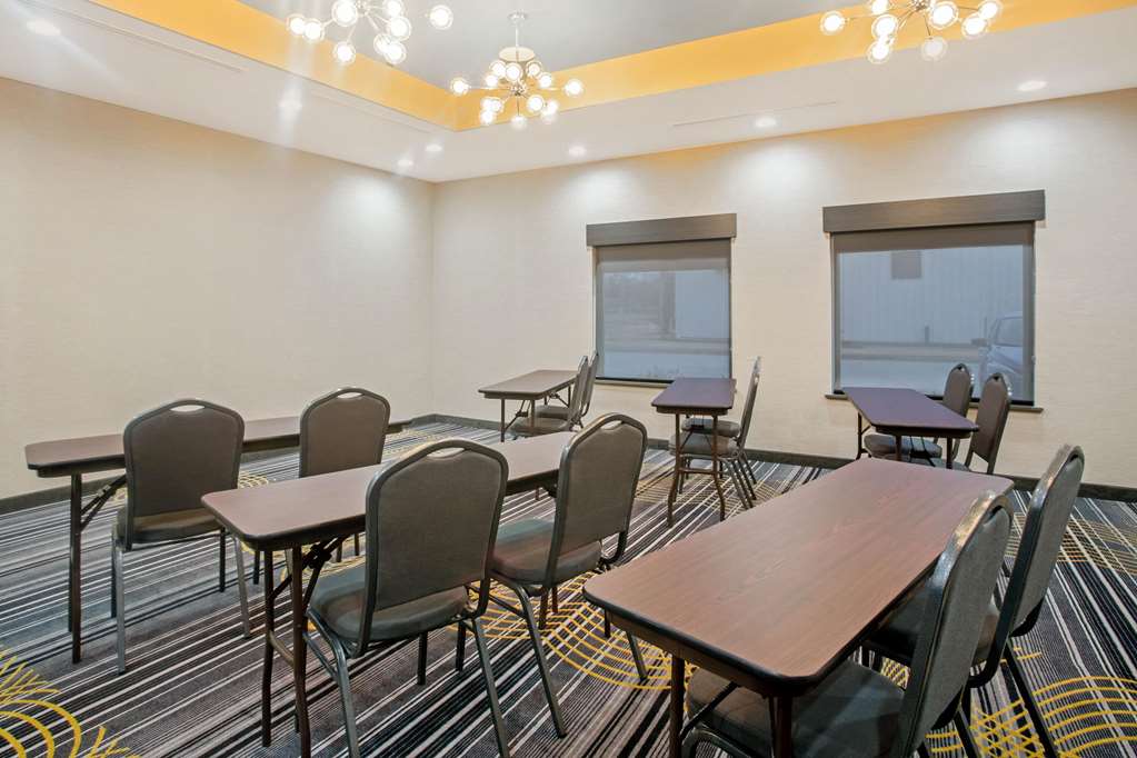 La Quinta Inn & Suites Ponca City - thumb 10