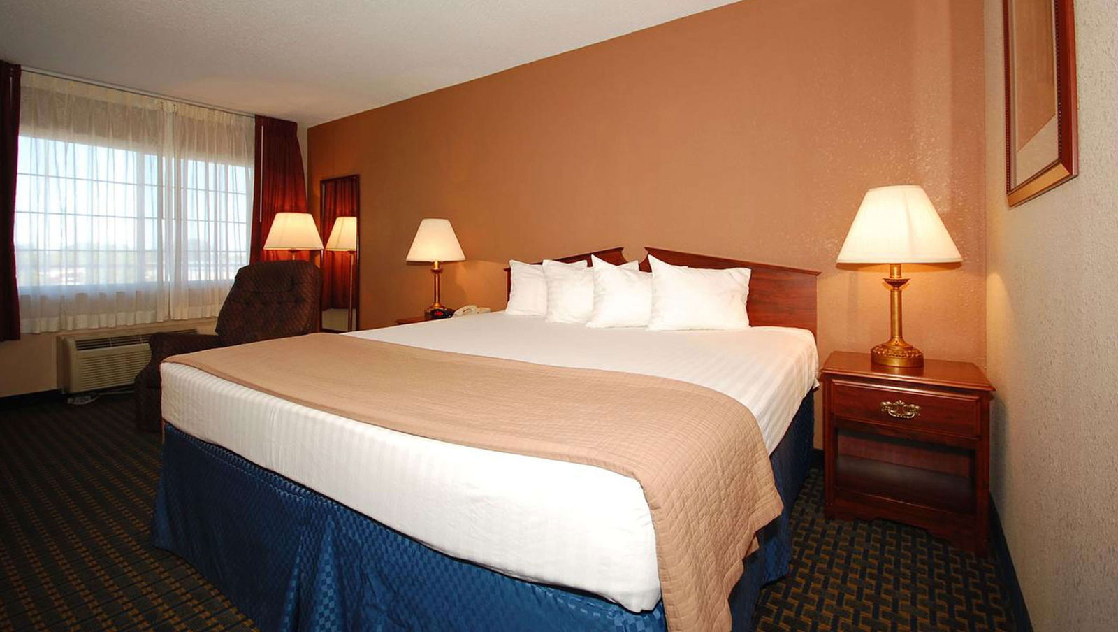 Magnuson Hotel Red Baron - thumb 4