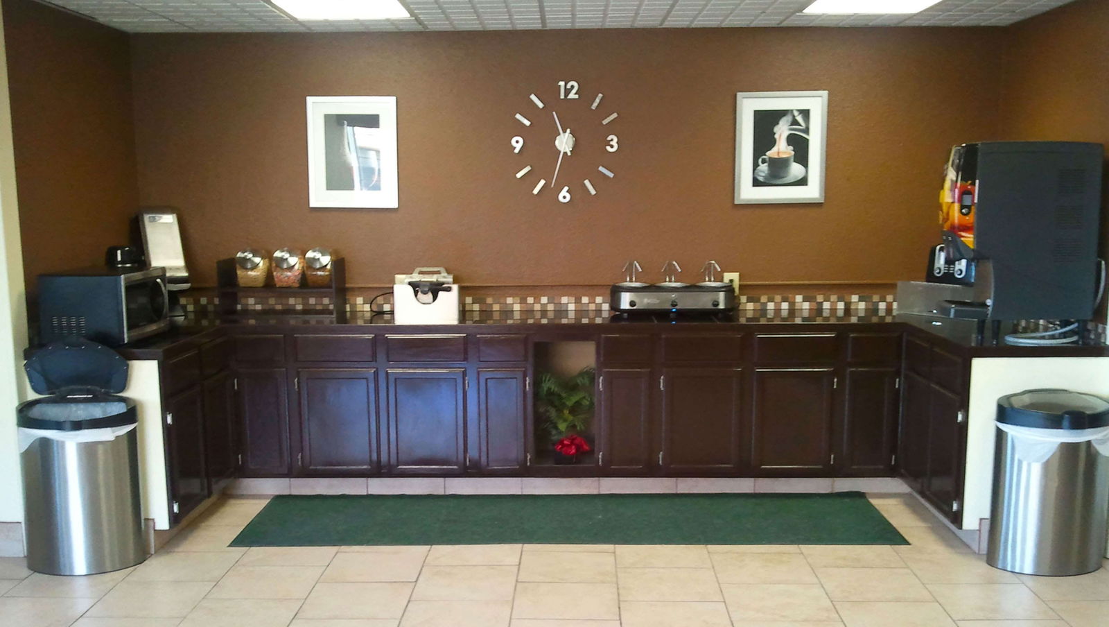 Magnuson Hotel Red Baron - thumb 12