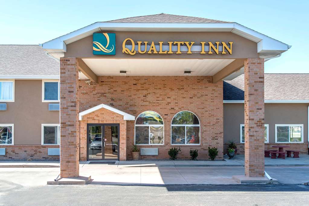 Quality Inn Hotel - thumb 2