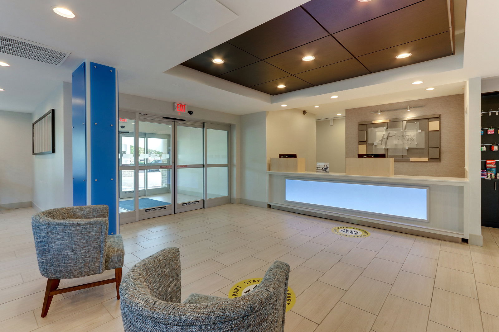 Holiday Inn Express & Suites - thumb 4