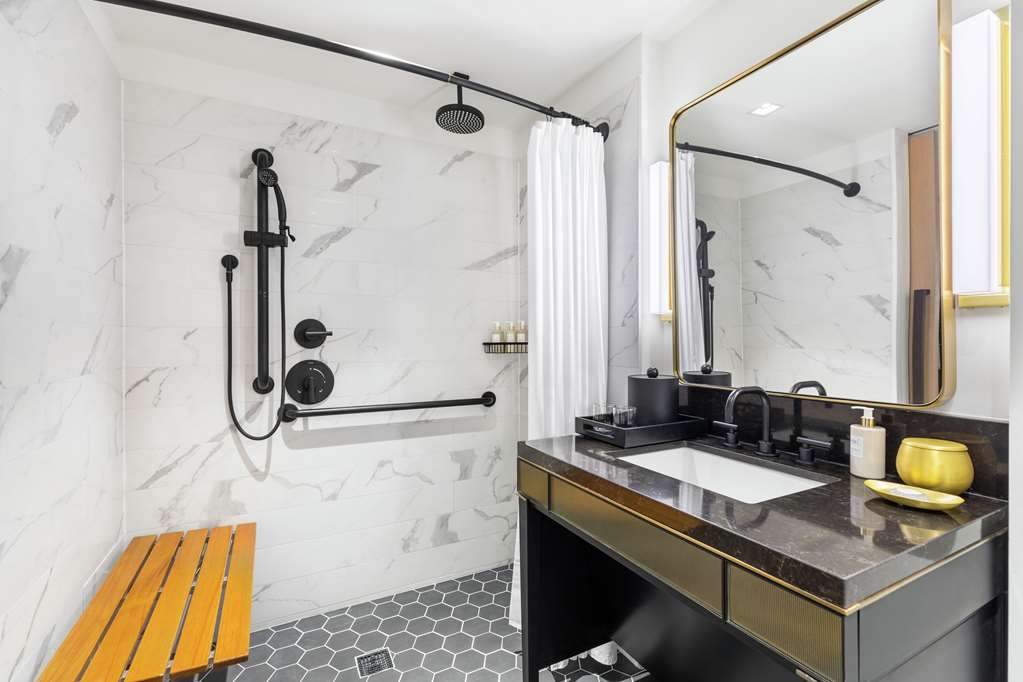 C Baldwin Curio Hilton Houston Downtown - thumb 5