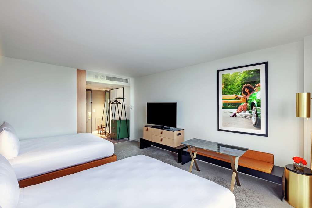 C Baldwin Curio Hilton Houston Downtown - thumb 7