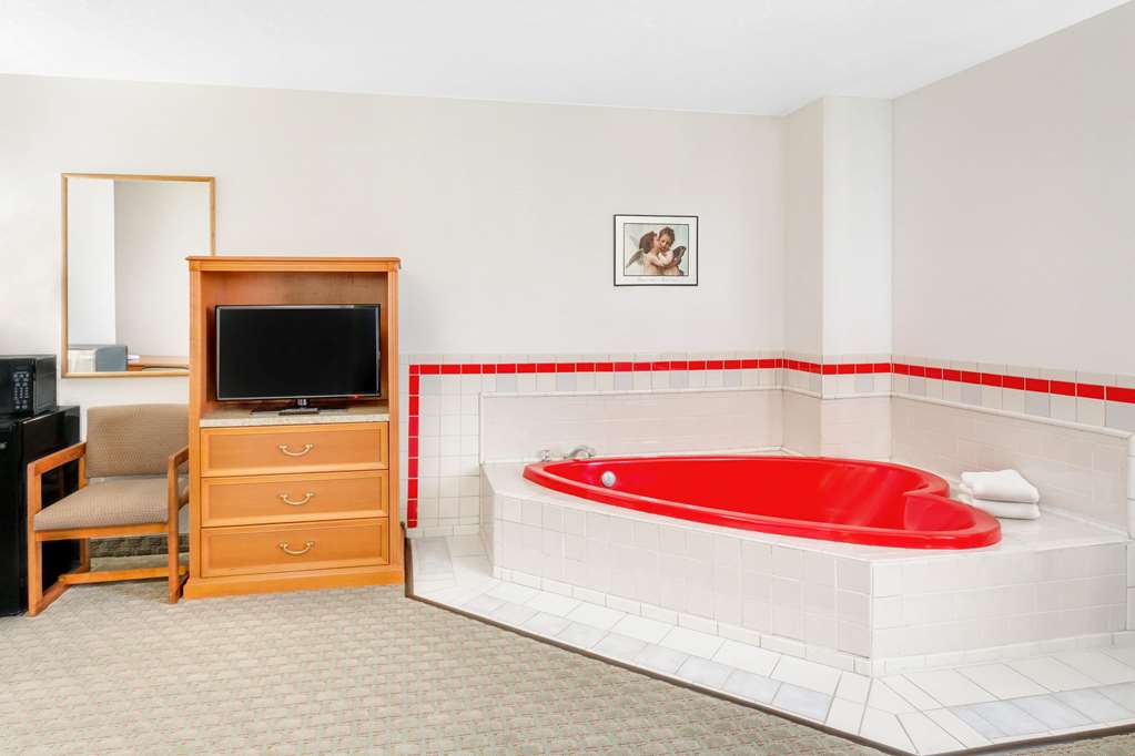 Super 8 Price - thumb 9