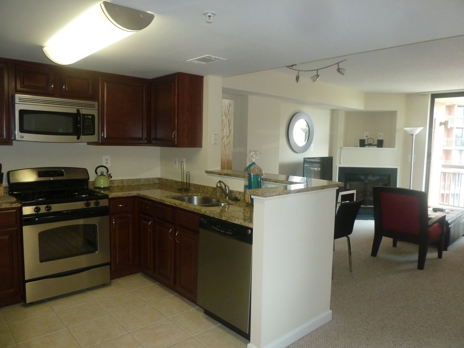 Instrata Pentagon Ct - thumb 1