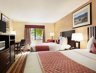 Baymont Inn & Suites Anderson - thumb 6