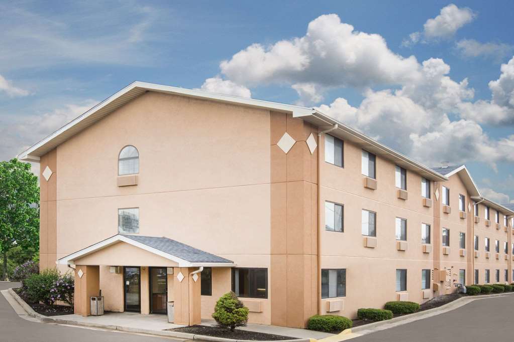 Super 8 Beckley - thumb 0