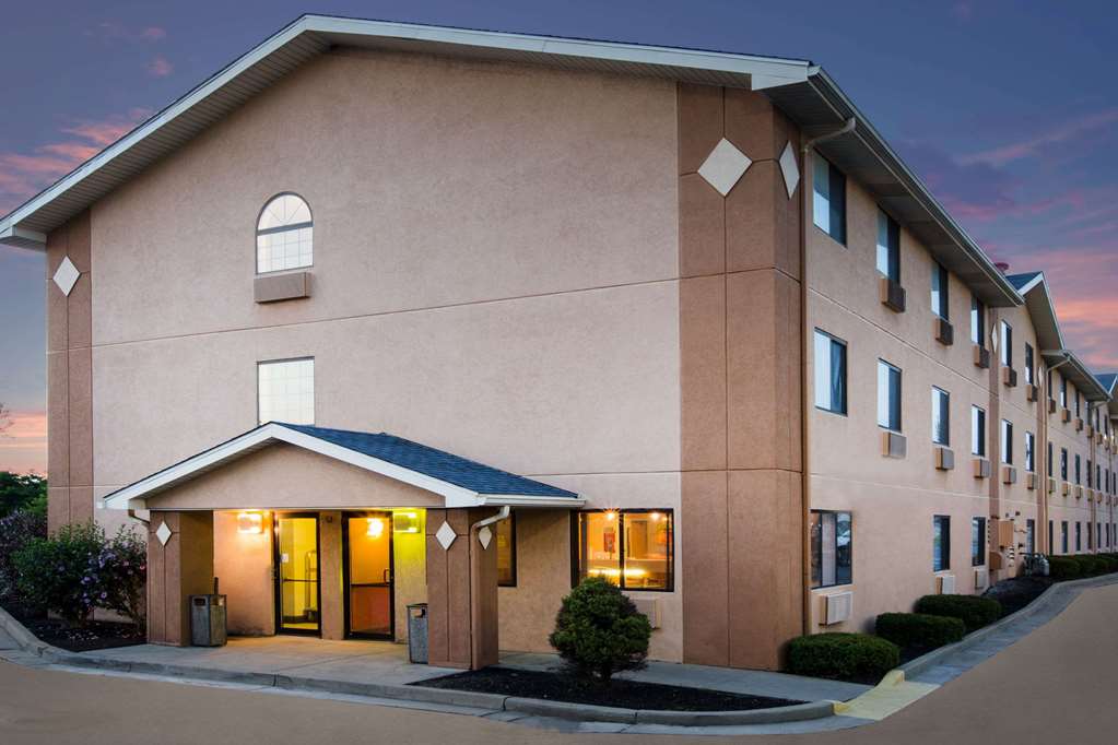 Super 8 Beckley - thumb 1