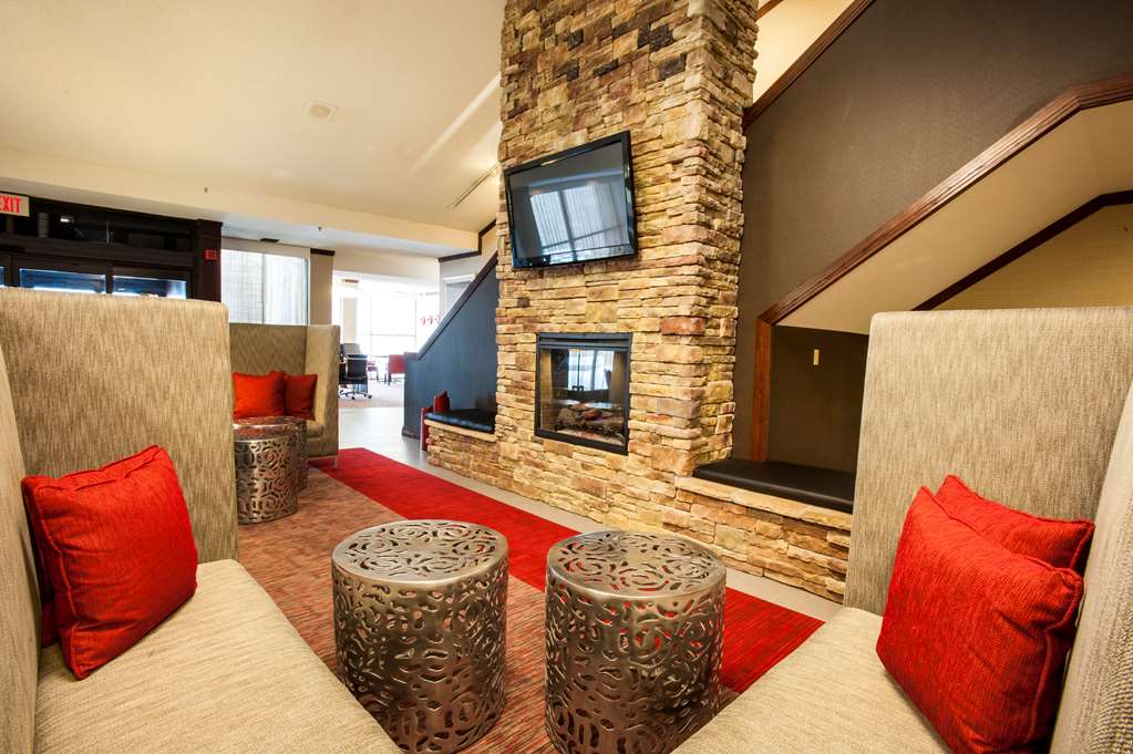 Radisson Hotel Madison - thumb 2