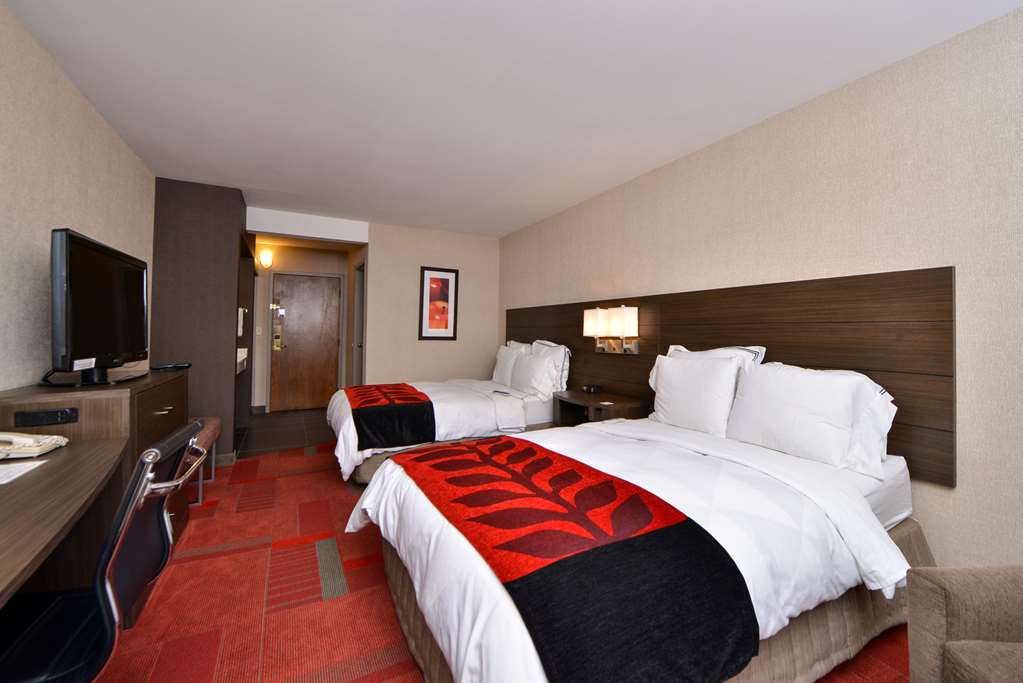 Radisson Hotel Madison - thumb 4