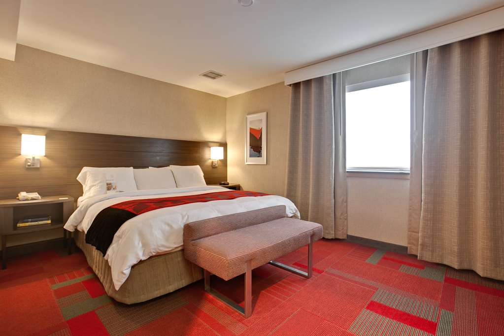 Radisson Hotel Madison - thumb 11