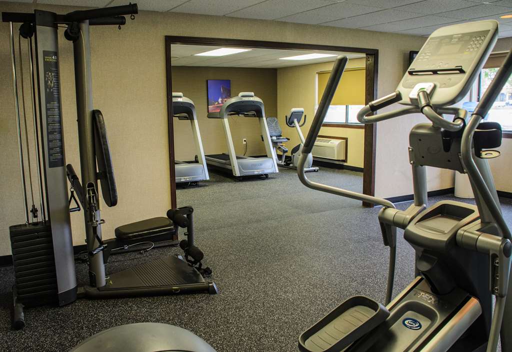 Radisson Hotel Madison - thumb 13