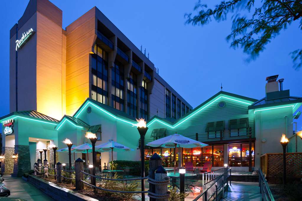 Radisson Hotel Milwaukee West - thumb 0