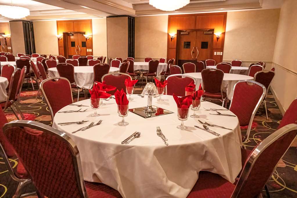 Radisson Hotel Milwaukee West - thumb 10