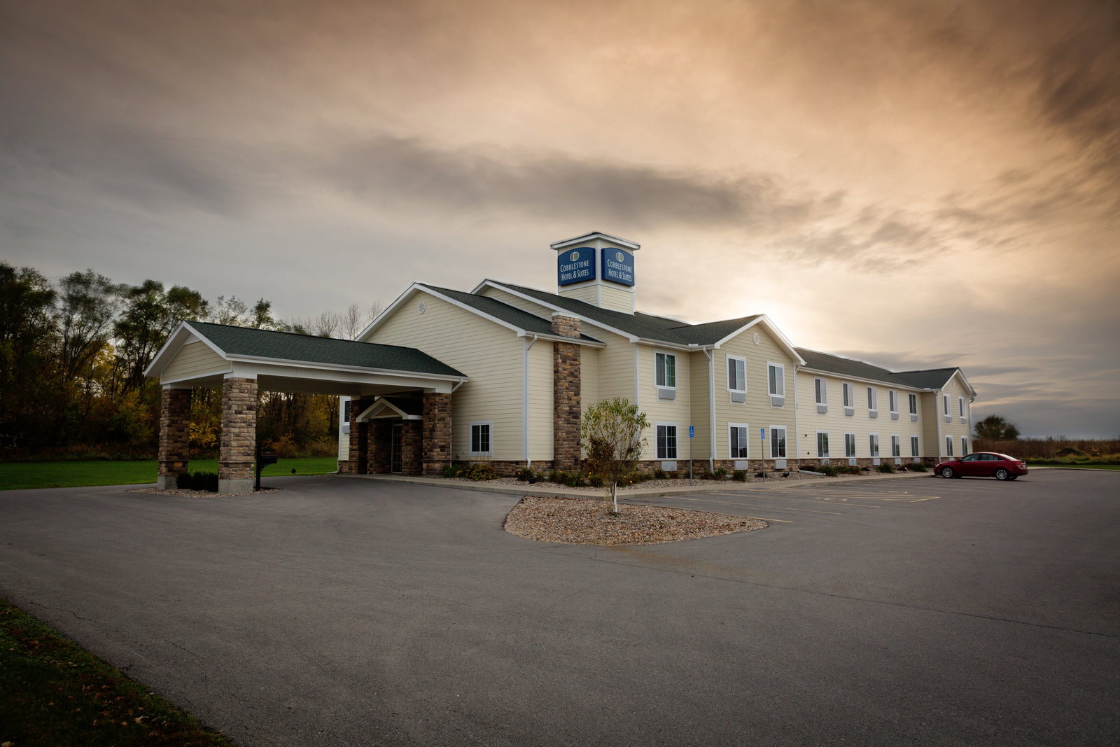 Cobblestone Hotel & Suites Knoxville - thumb 0