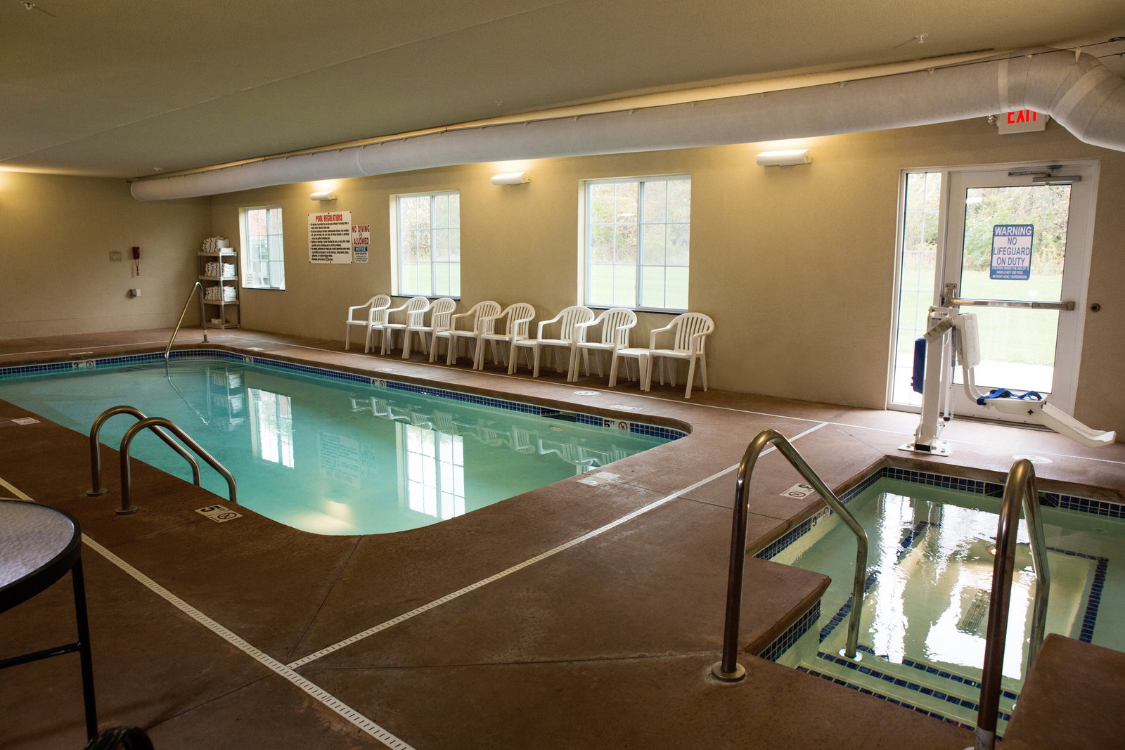 Cobblestone Hotel & Suites Knoxville - thumb 9