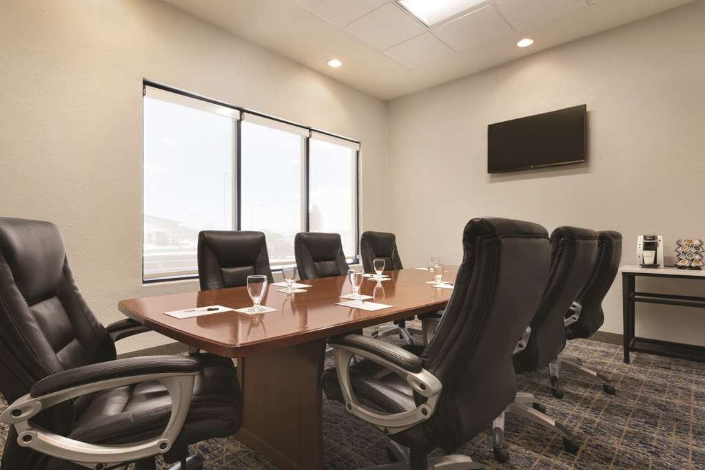 Radisson Hotel Ames Conf Ctr At ISU - thumb 10